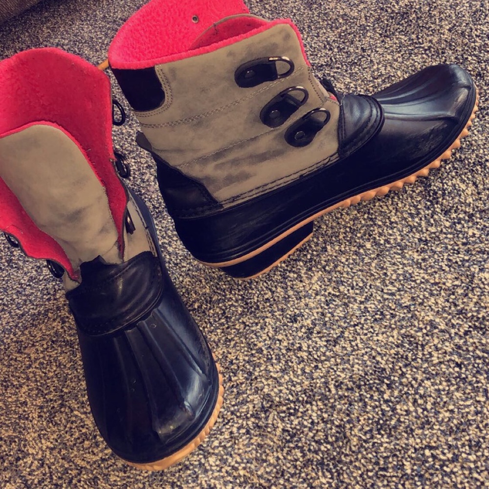 Duck boots